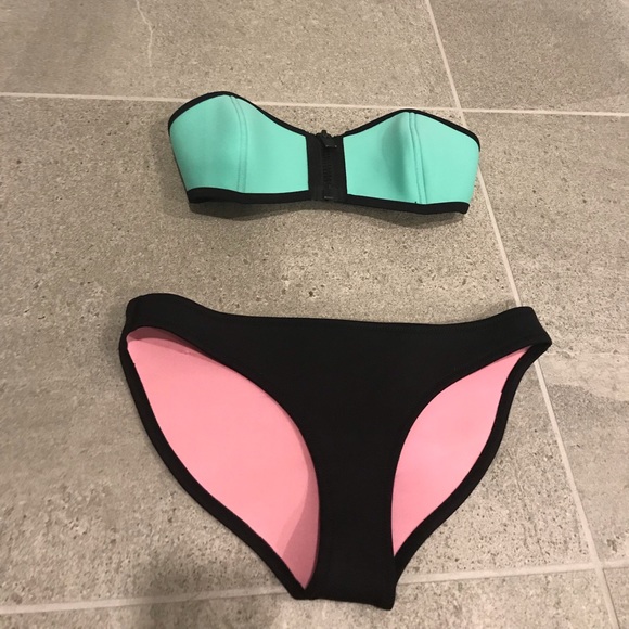 TRIANGL BIKINI - Picture 1 of 3